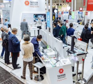 medica-2441 Messeorganisation und Events für Medizintechnik Schachfigur Schachbrett
